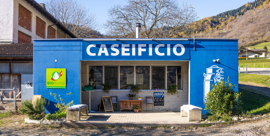 (c) Caseificiotoira.ch